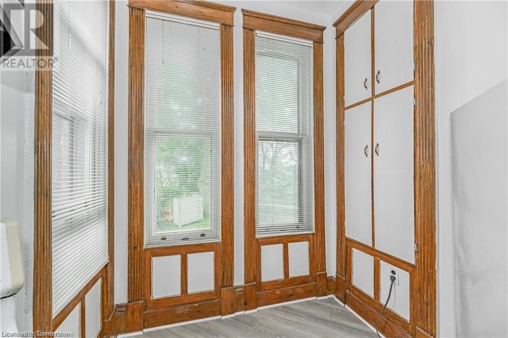 100 ROSEVIEW AVENUE Image 7
