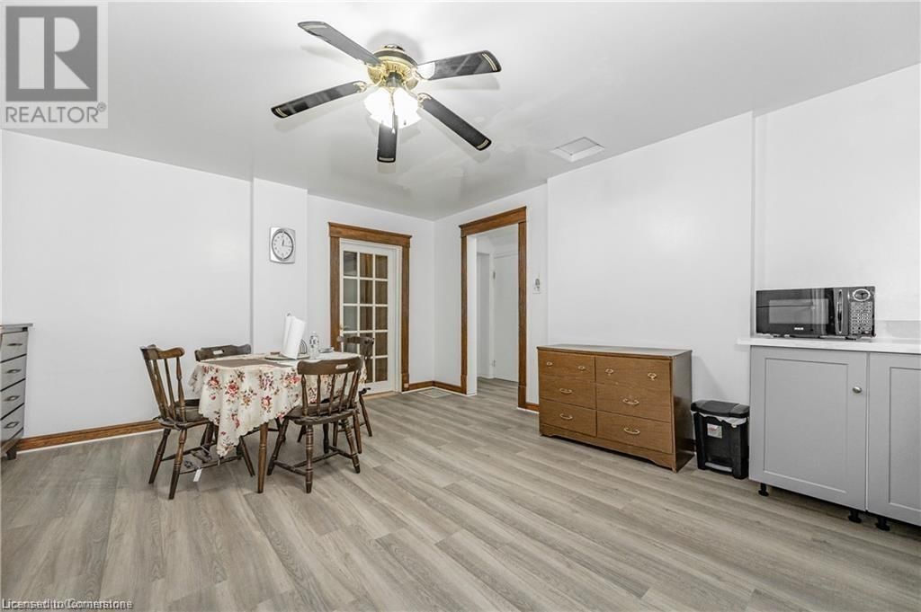100 ROSEVIEW AVENUE Image 8