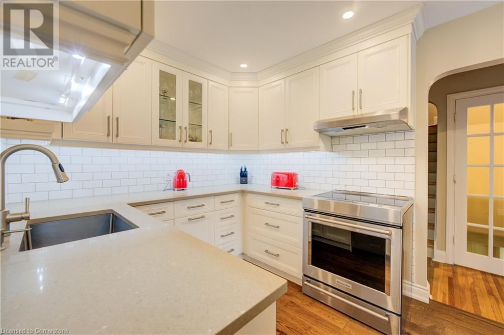 221 SYDNEY STREET SOUTH Image 12
