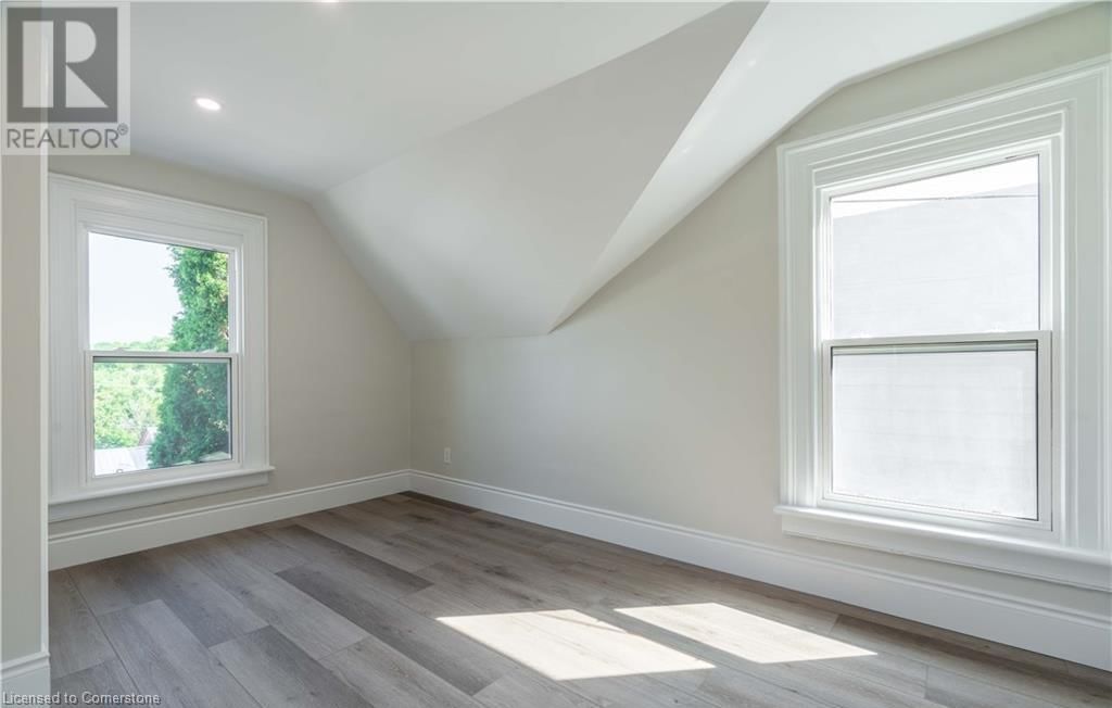 66 QUEEN STREET WEST Image 18