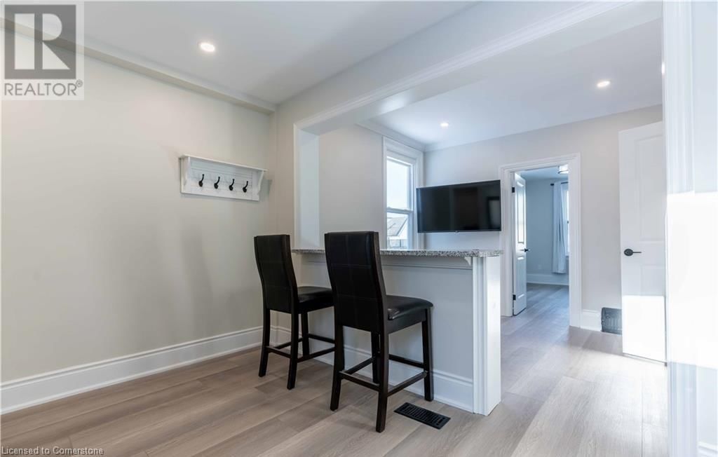 66 QUEEN STREET WEST Image 4