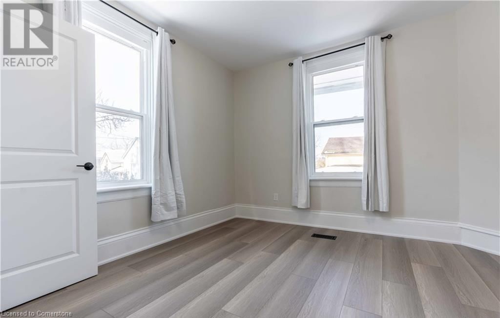 66 QUEEN STREET WEST Image 7