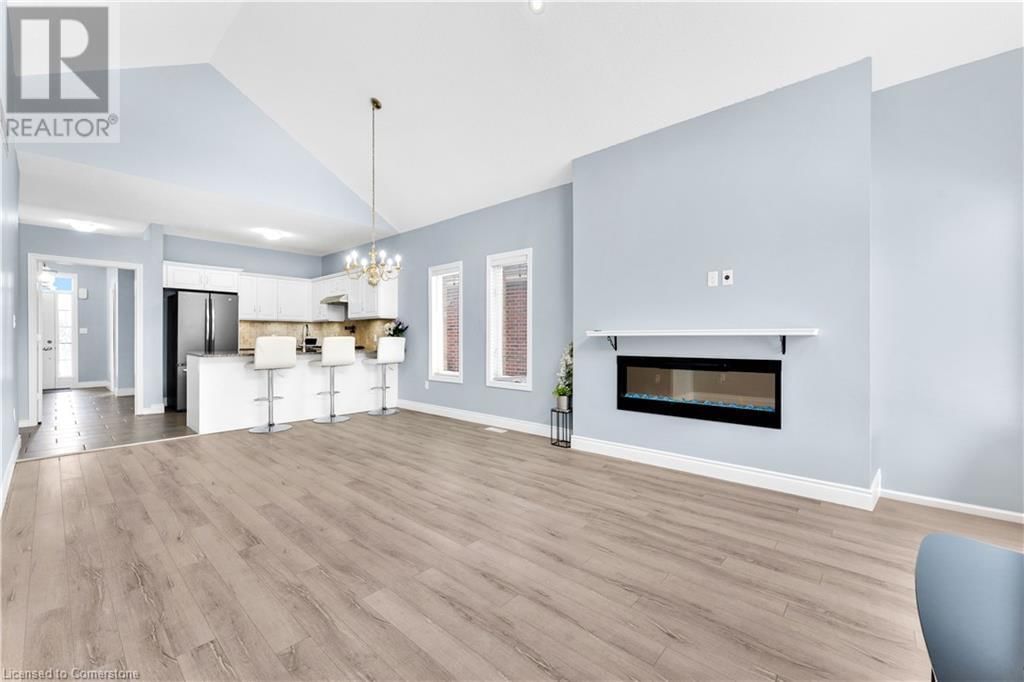 724 GARDEN COURT CRESCENT Image 13
