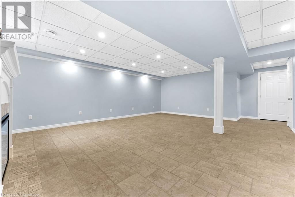 724 GARDEN COURT CRESCENT Image 17