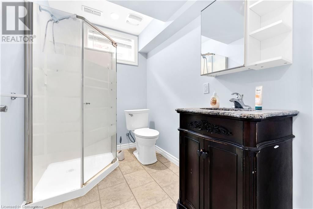 724 GARDEN COURT CRESCENT Image 18