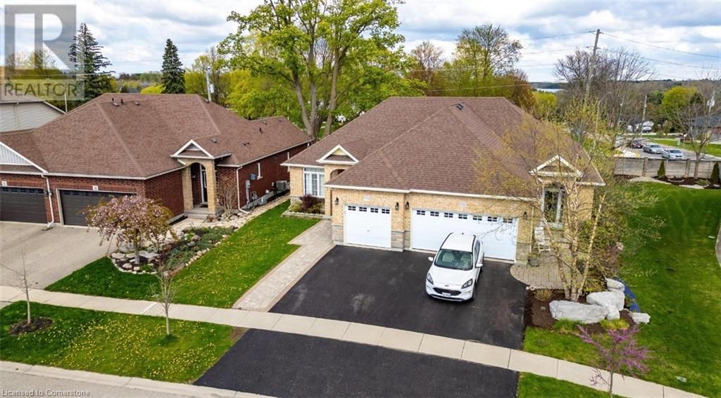 724 GARDEN COURT CRESCENT Image 2