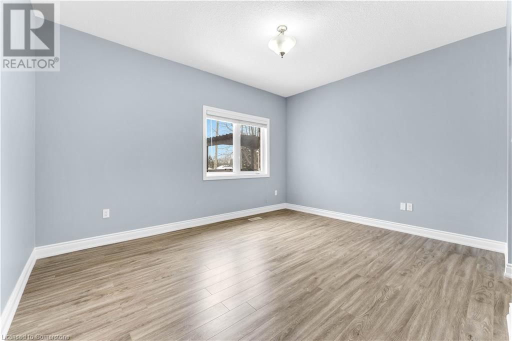 724 GARDEN COURT CRESCENT Image 20