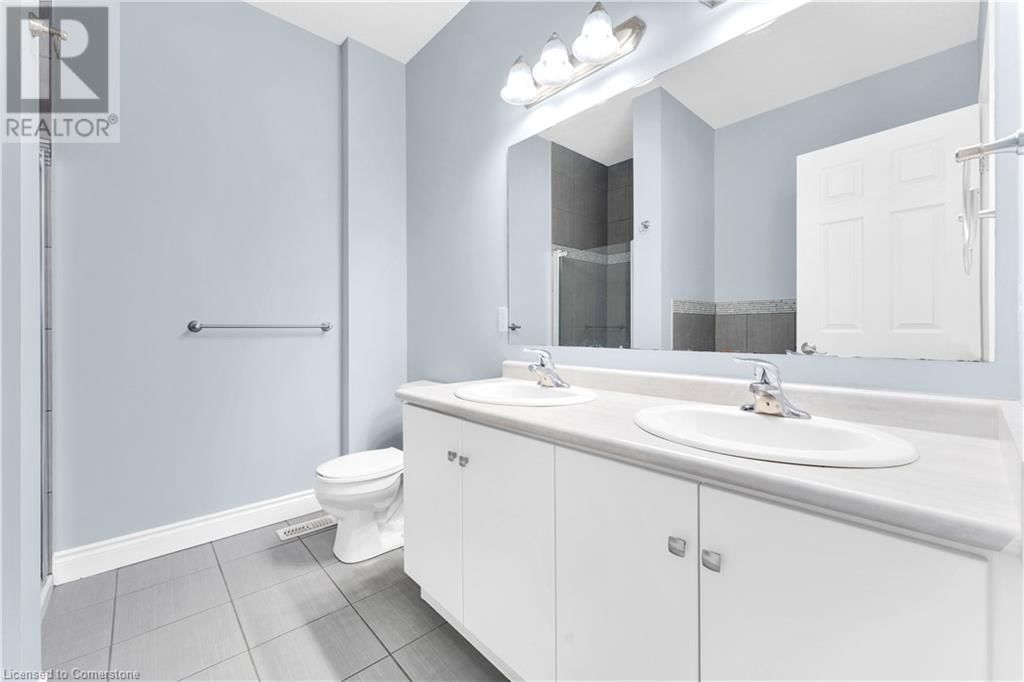724 GARDEN COURT CRESCENT Image 23