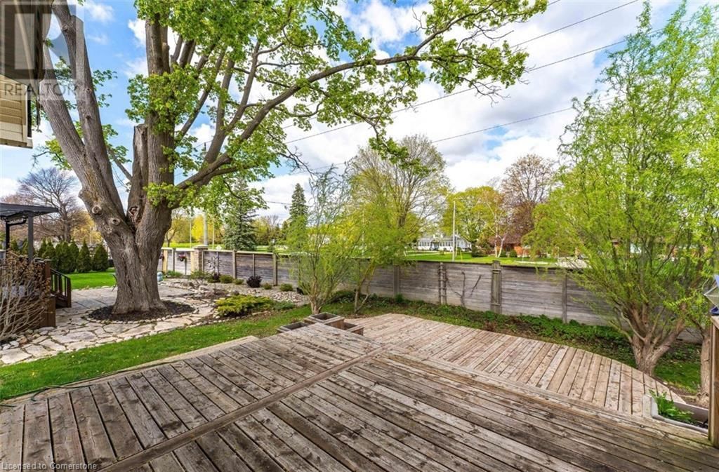 724 GARDEN COURT CRESCENT Image 37
