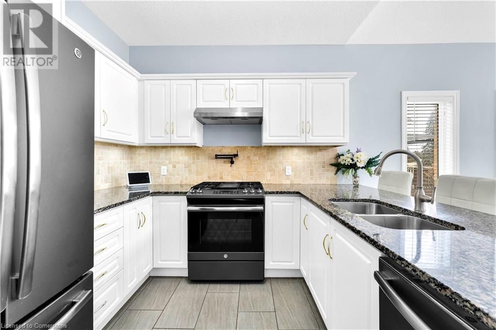 724 GARDEN COURT CRESCENT Image 9
