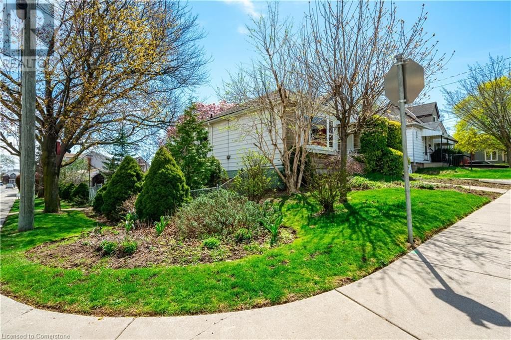 119 EAST 17TH STREET Image 25