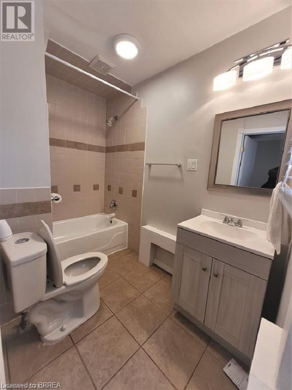 Lower - 167 ERIE AVENUE Image 2