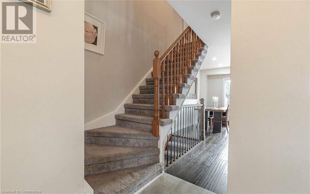 2046 GLENADA CRESCENT Image 17