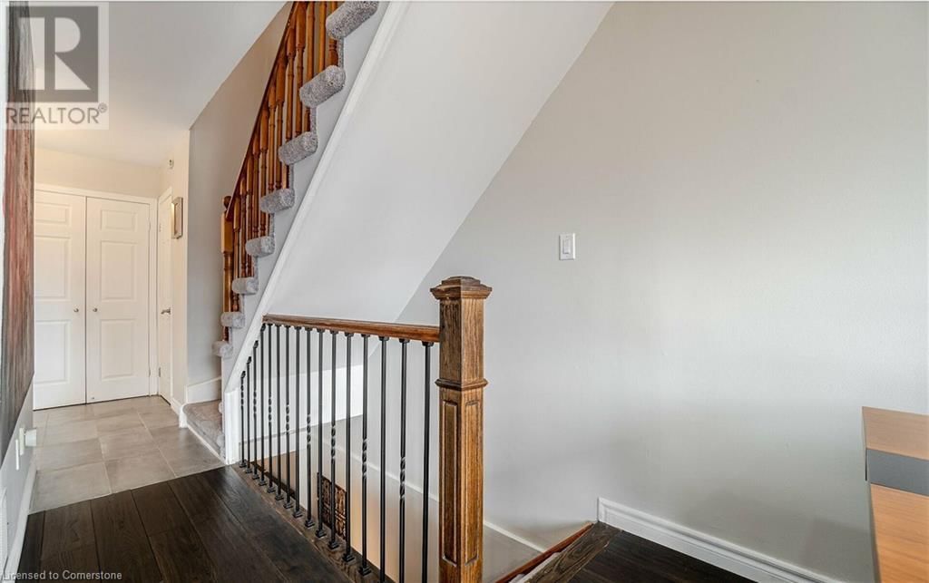 2046 GLENADA CRESCENT Image 30