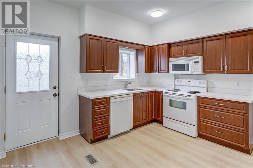 55 YOUNG STREET Image 10