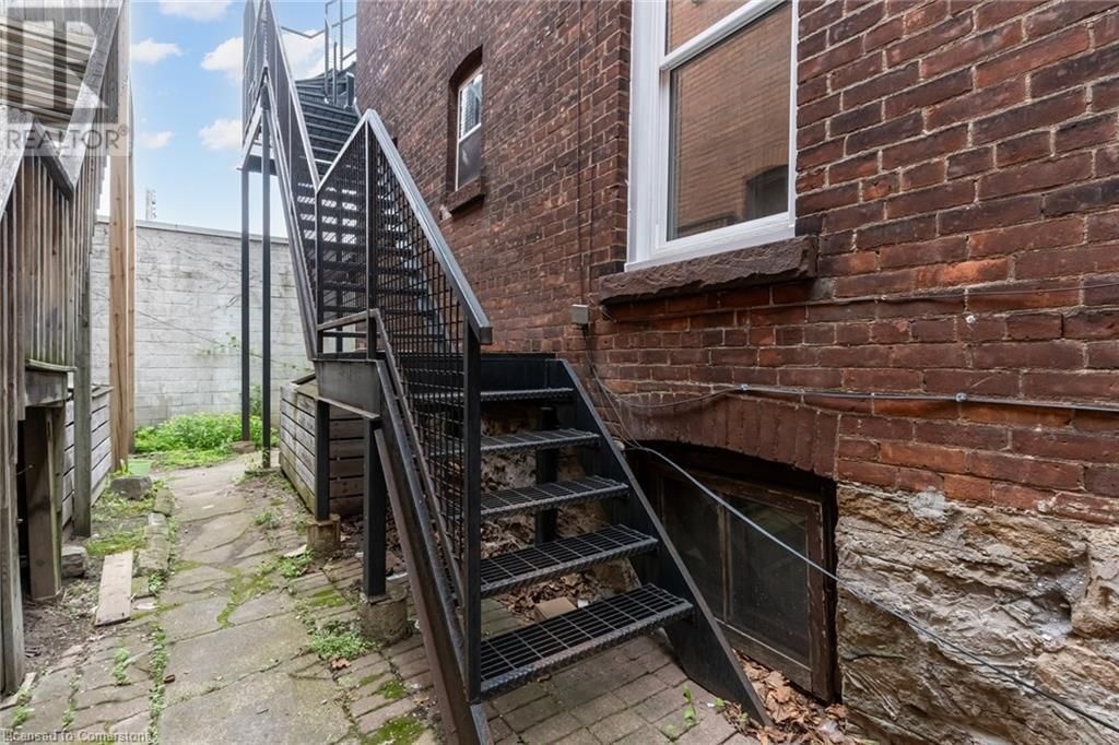 55 YOUNG STREET Image 37