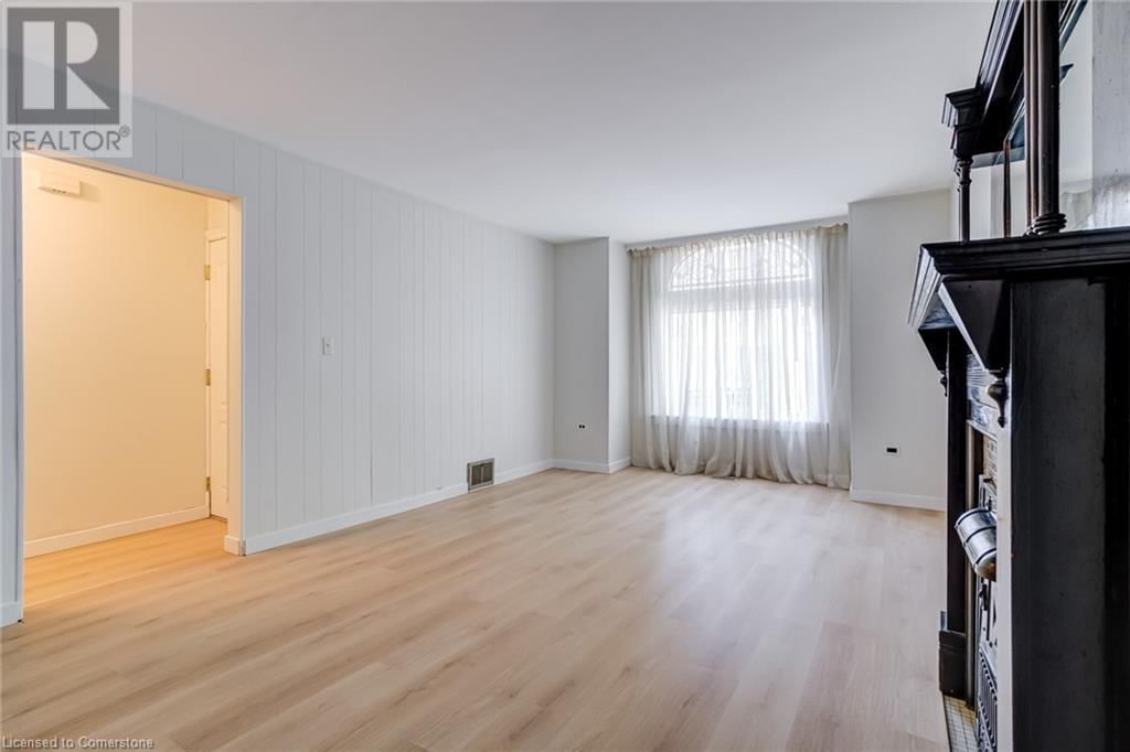 55 YOUNG STREET Image 4