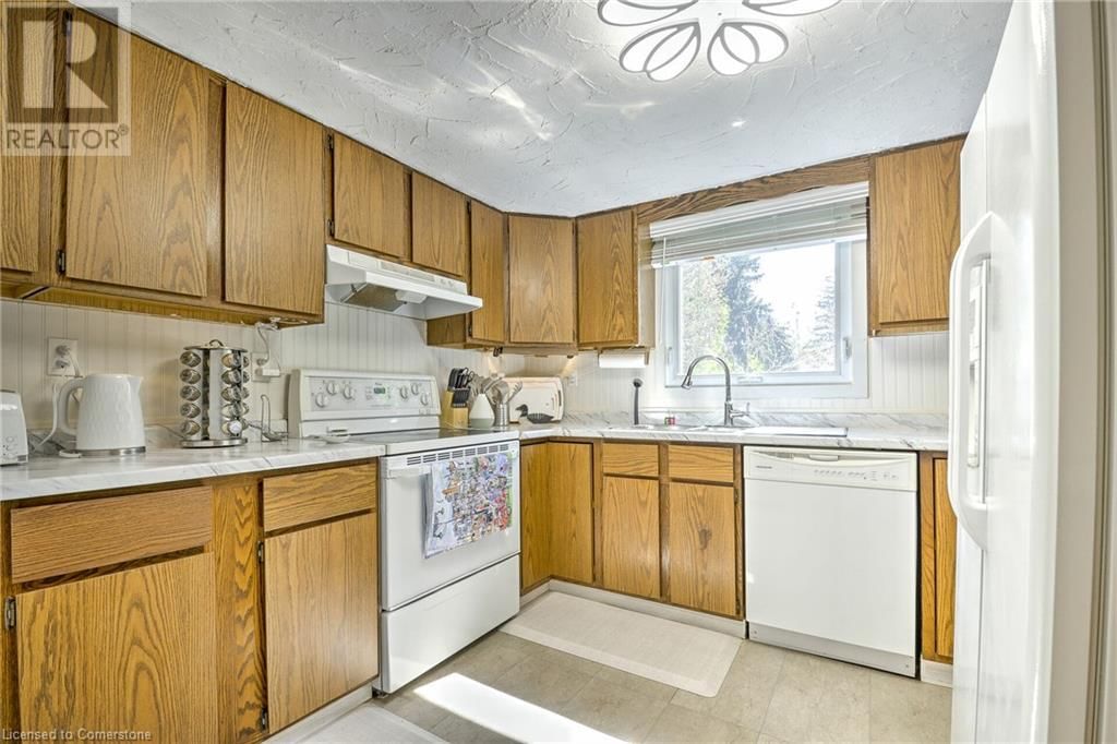 933 TWIN GABLES DRIVE DRIVE Image 22