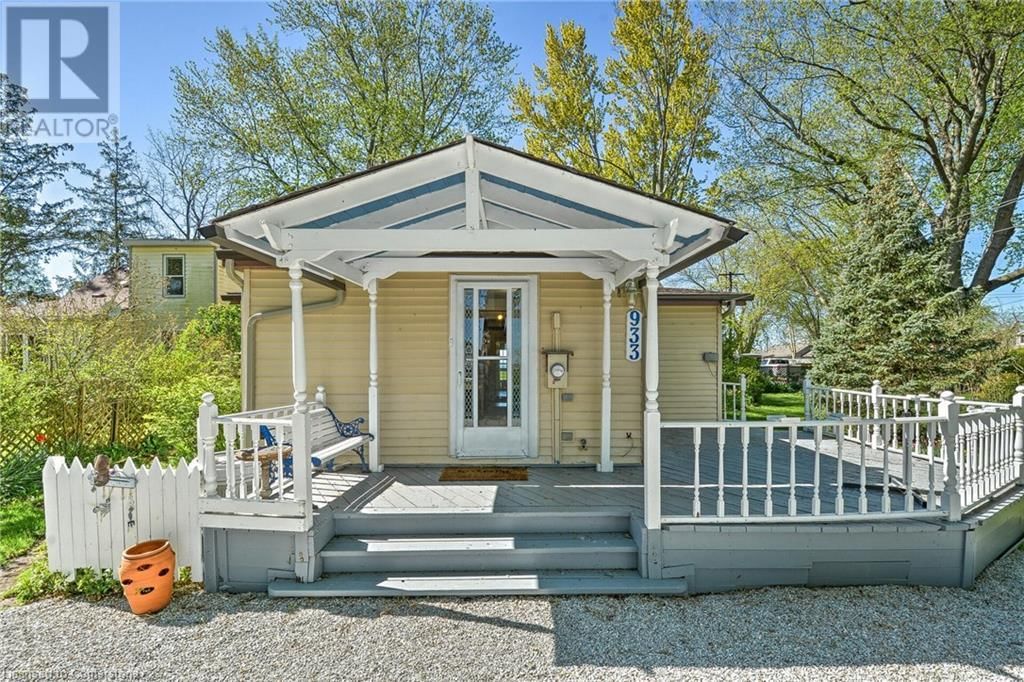 933 TWIN GABLES DRIVE DRIVE Image 3