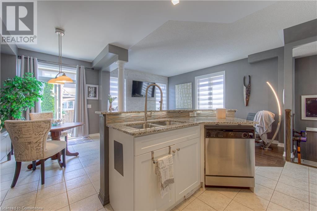 32 FORBES TERRACE Image 19