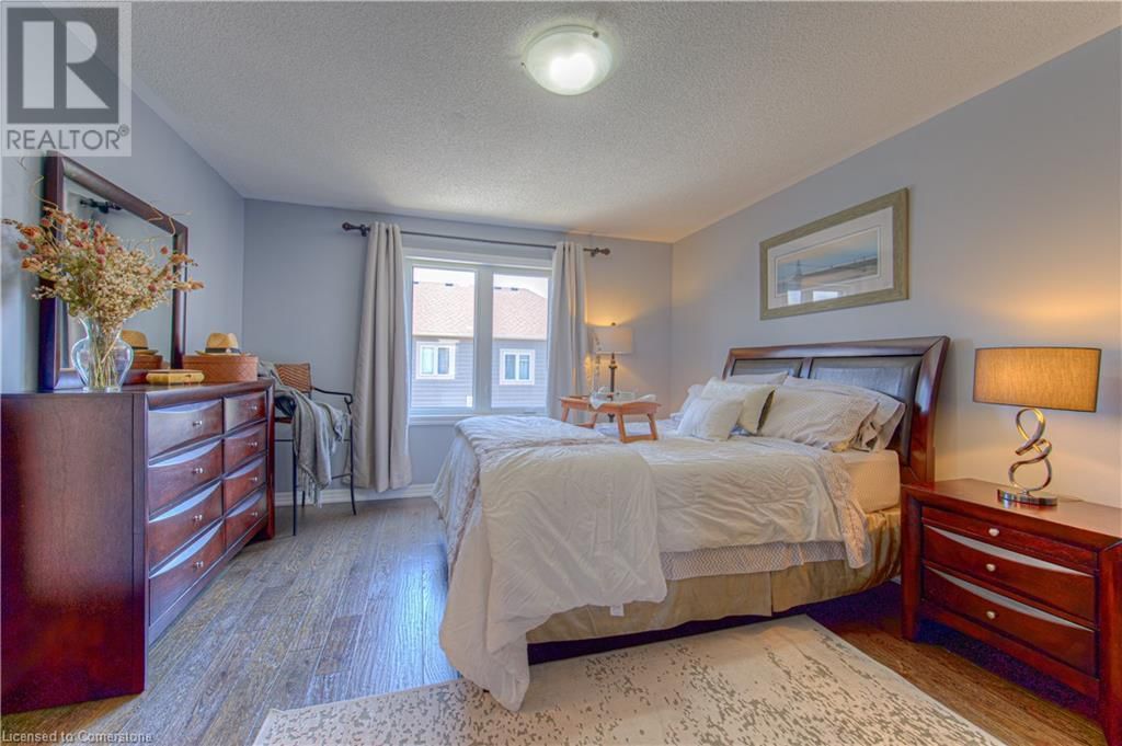 32 FORBES TERRACE Image 25