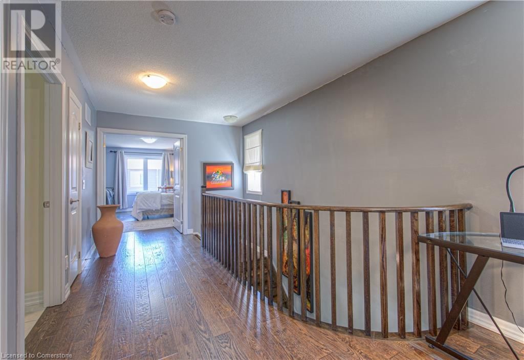 32 FORBES TERRACE Image 30