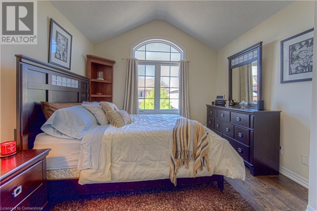 32 FORBES TERRACE Image 31
