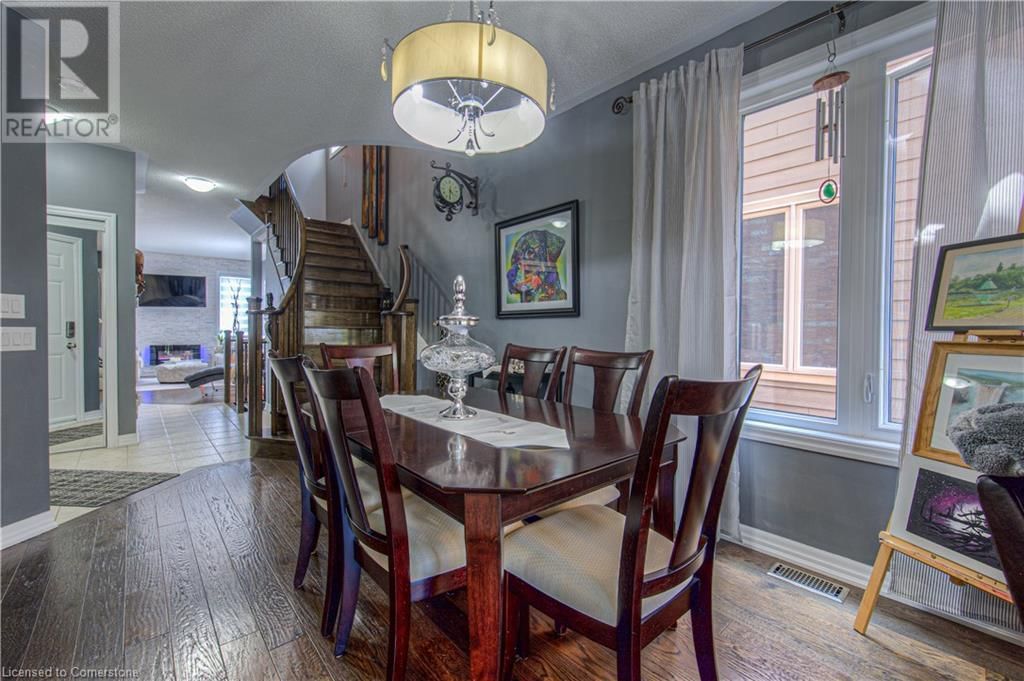 32 FORBES TERRACE Image 8