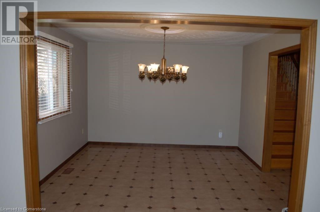 Upper Leve - 30 HEARTHSIDE CRESCENT Image 3
