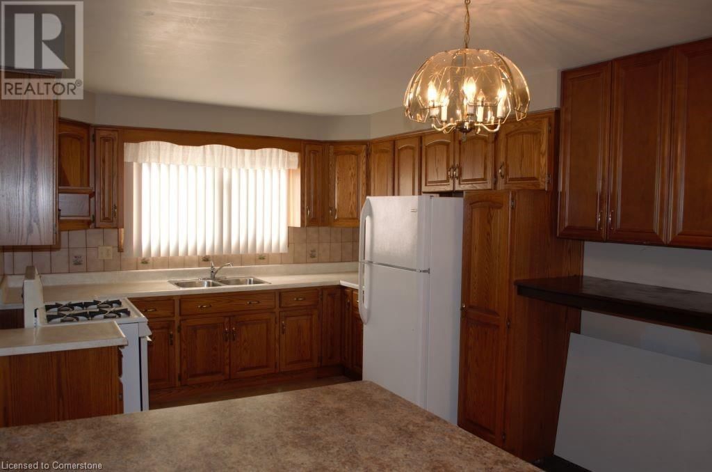 Upper Leve - 30 HEARTHSIDE CRESCENT Image 5