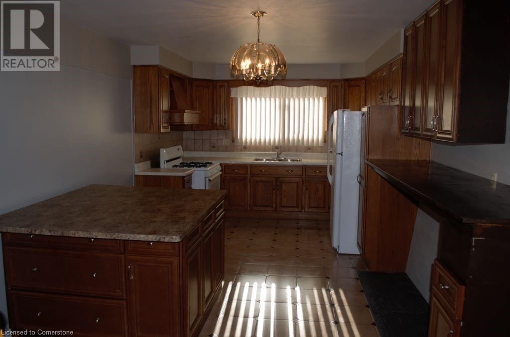 Upper Leve - 30 HEARTHSIDE CRESCENT Image 6