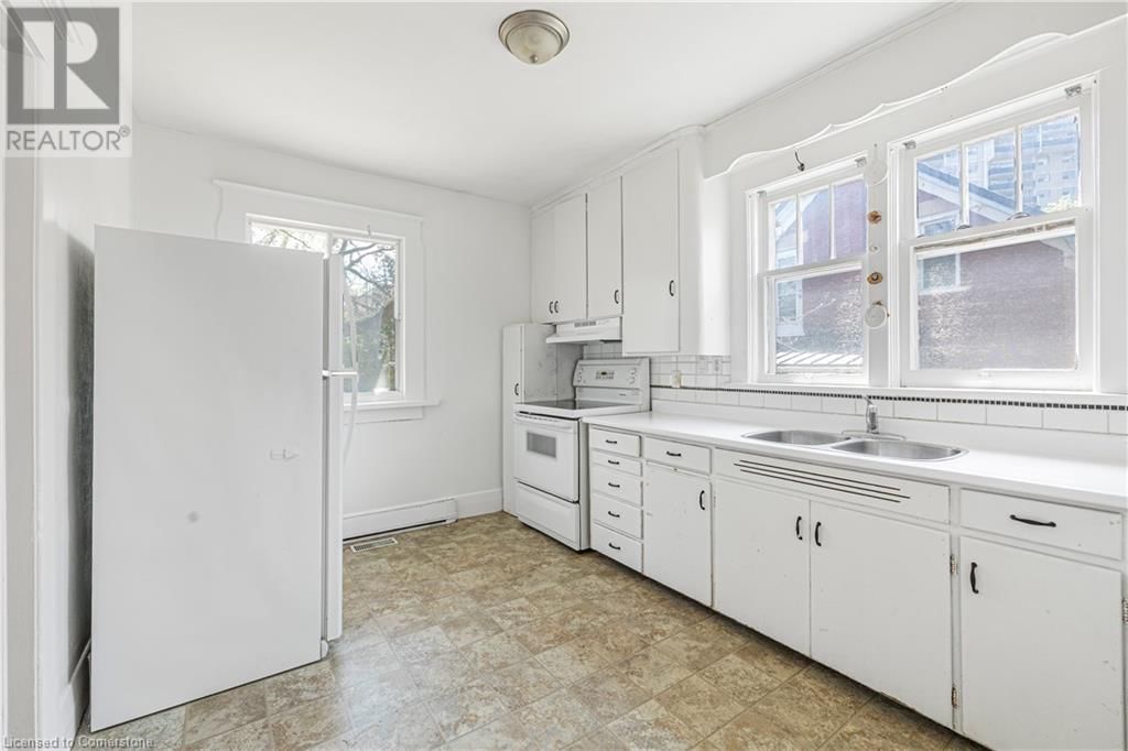349 LUELLA STREET Image 11