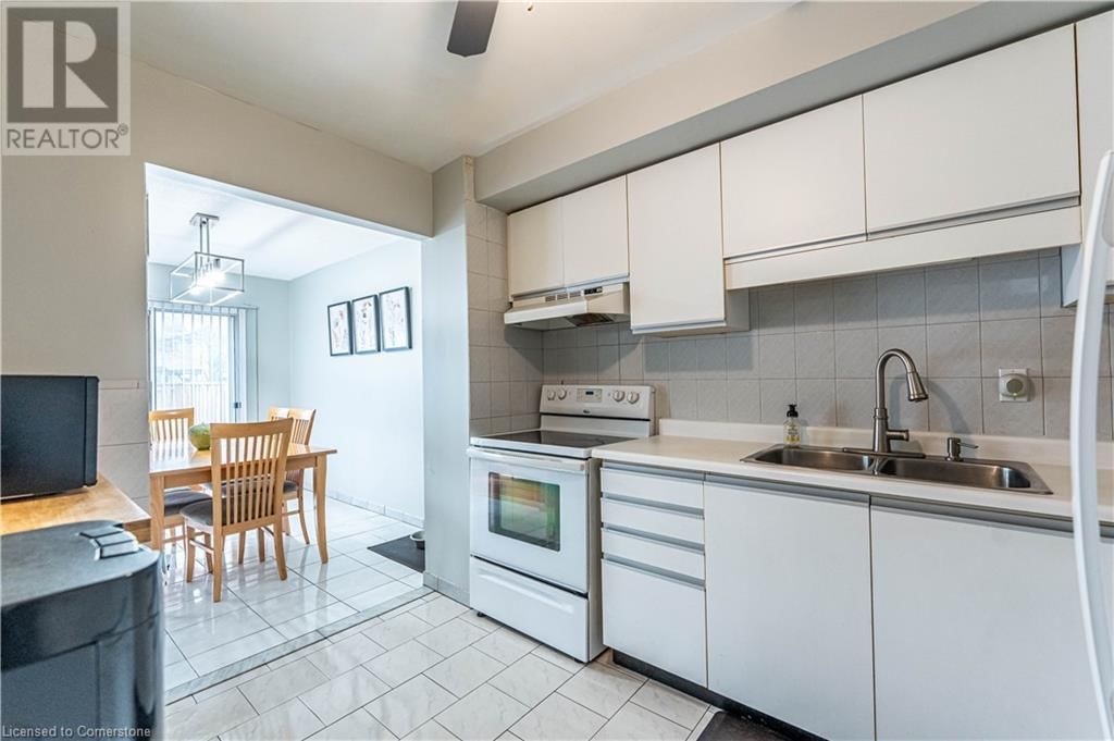 55 - 1 ROYALWOOD COURT Image 10
