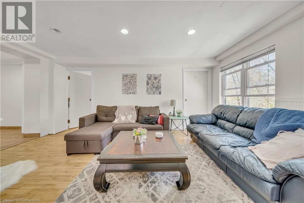 24 COLUMBIA STREET WEST Image 11