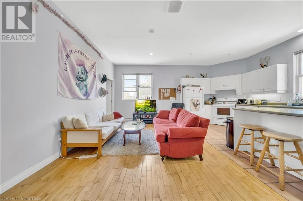 24 COLUMBIA STREET WEST Image 25