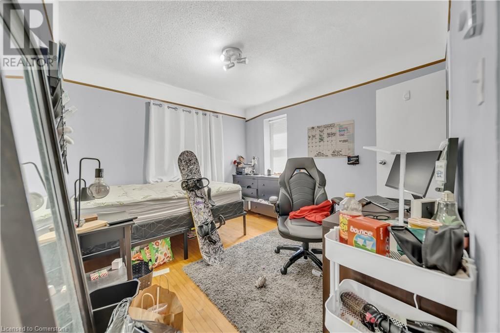 24 COLUMBIA STREET WEST Image 31