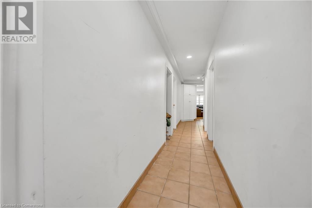 24 COLUMBIA STREET WEST Image 4