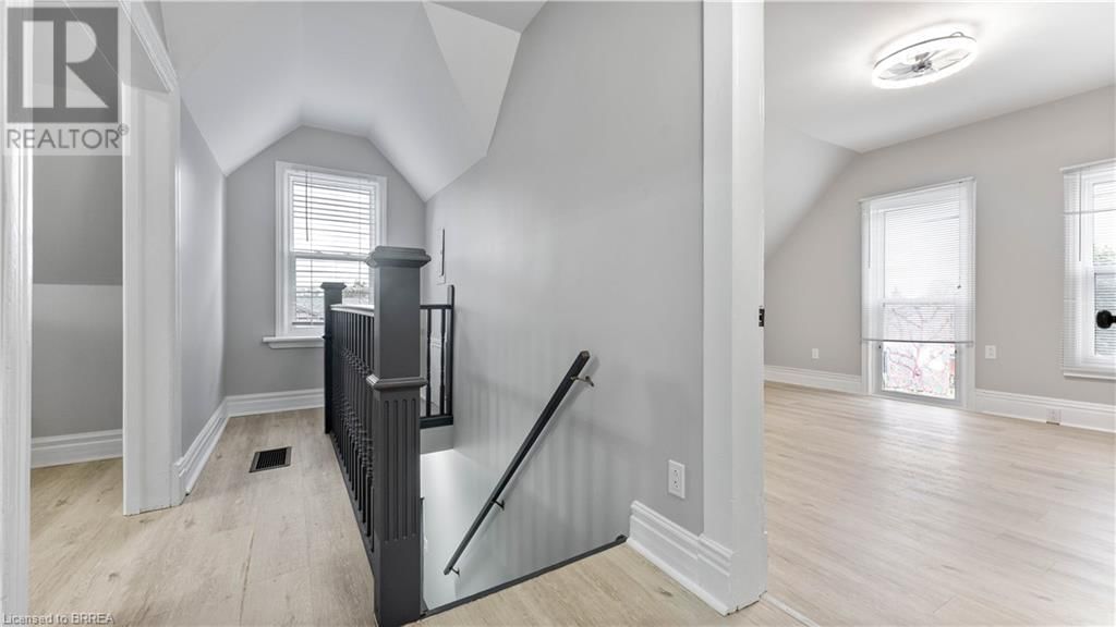 2 - 11 HUFF AVENUE Image 6