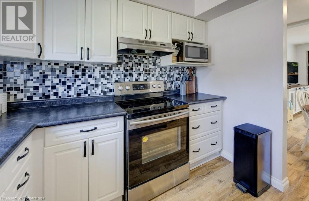 3 - 1060 CANFIELD CRESCENT Image 13
