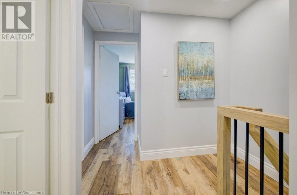 3 - 1060 CANFIELD CRESCENT Image 14