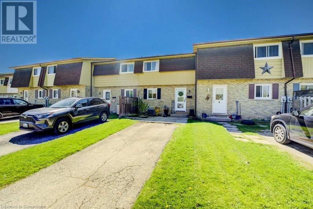 3 - 1060 CANFIELD CRESCENT Image 3