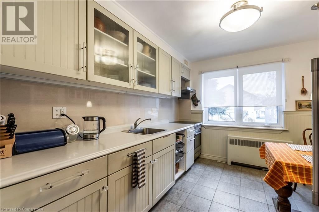 13 MCMASTER AVENUE Image 16