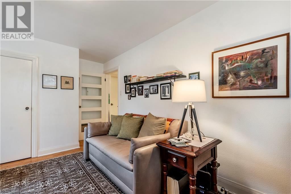 13 MCMASTER AVENUE Image 23