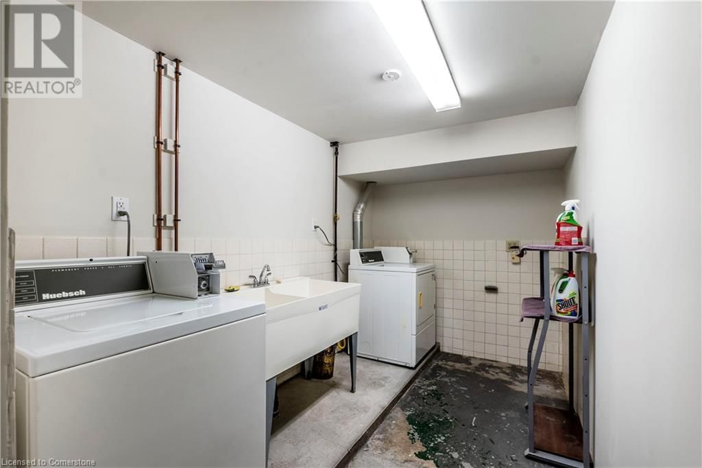 13 MCMASTER AVENUE Image 30