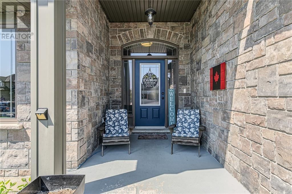 200 OAK STREET Image 4