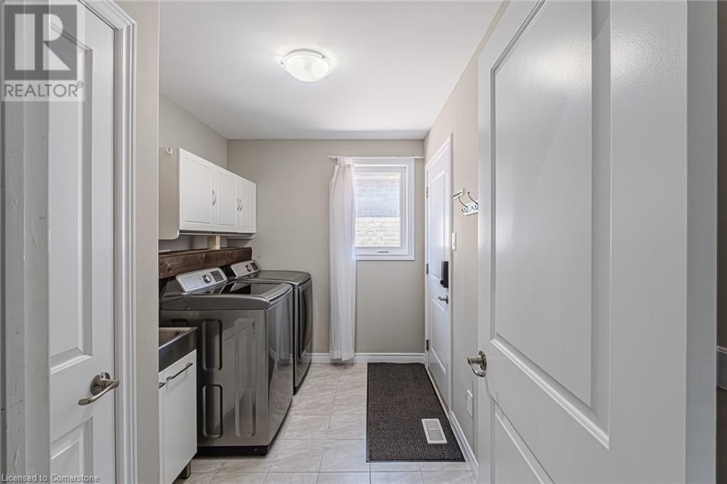 200 OAK STREET Image 9