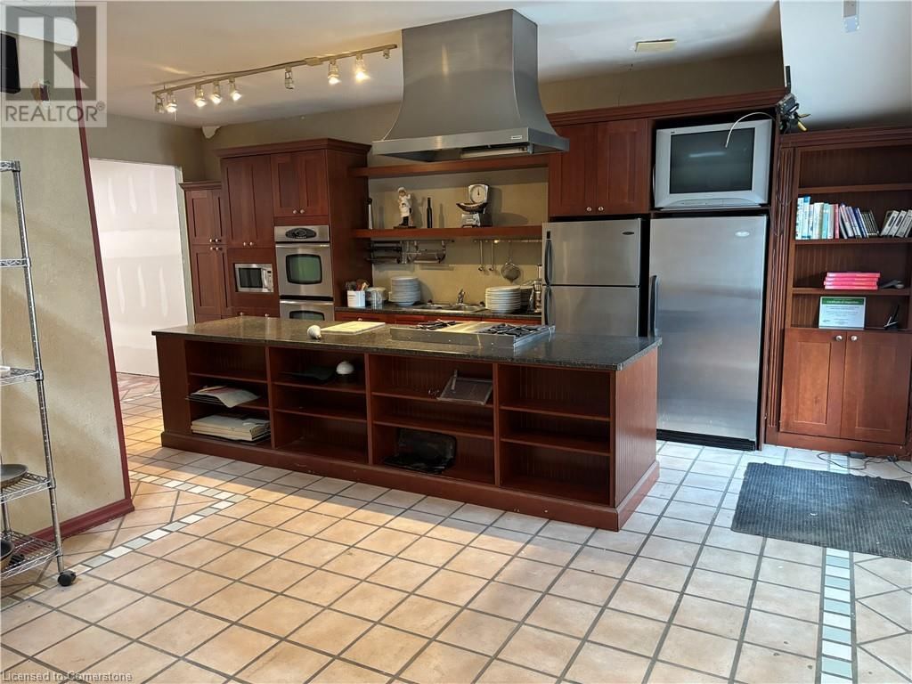 447 BRANT STREET Image 8