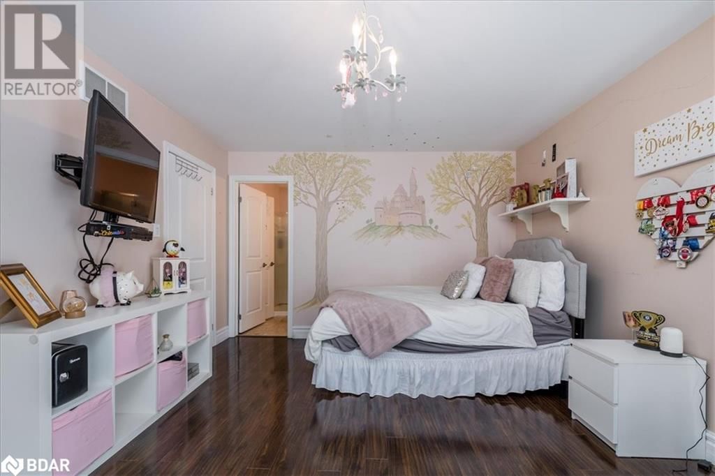 49 HAMILTON DRIVE Image 16