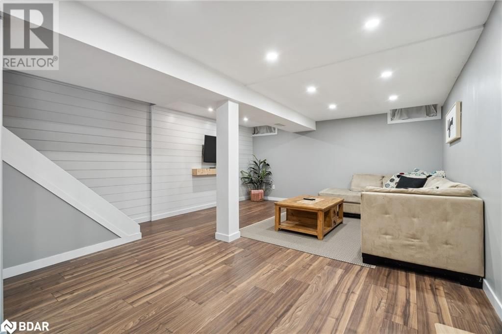 47 JANICE DRIVE Image 26