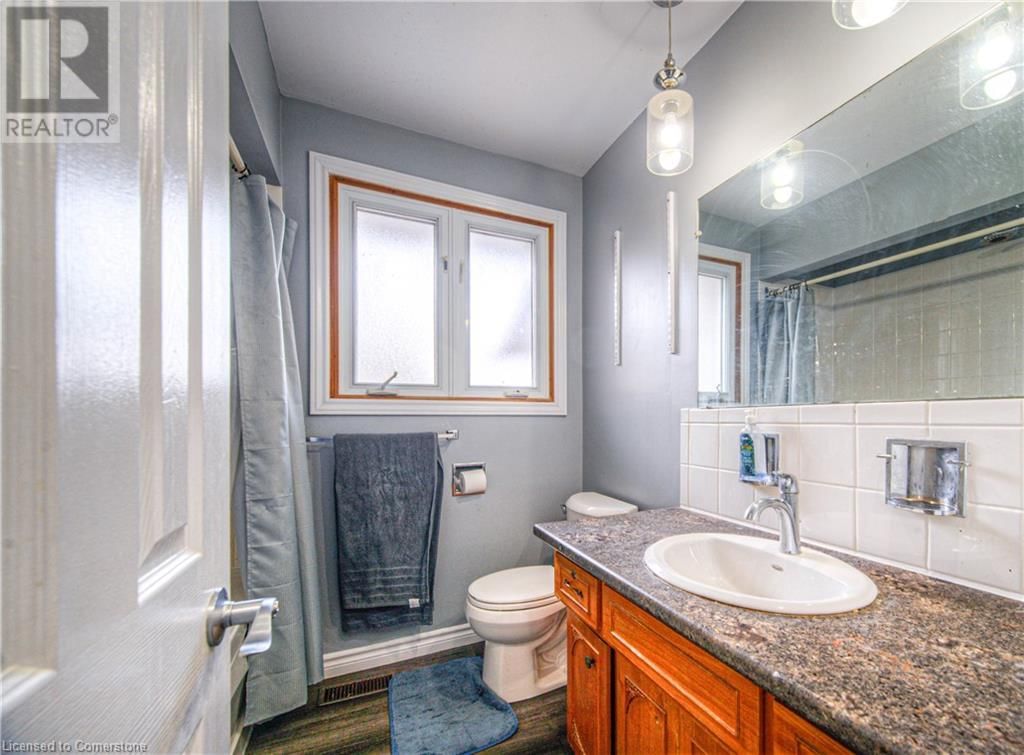 22 HAMPTON PLACE Image 19